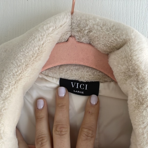 VICI Faux Fur Jacket Shacket - Picture 2 of 9
